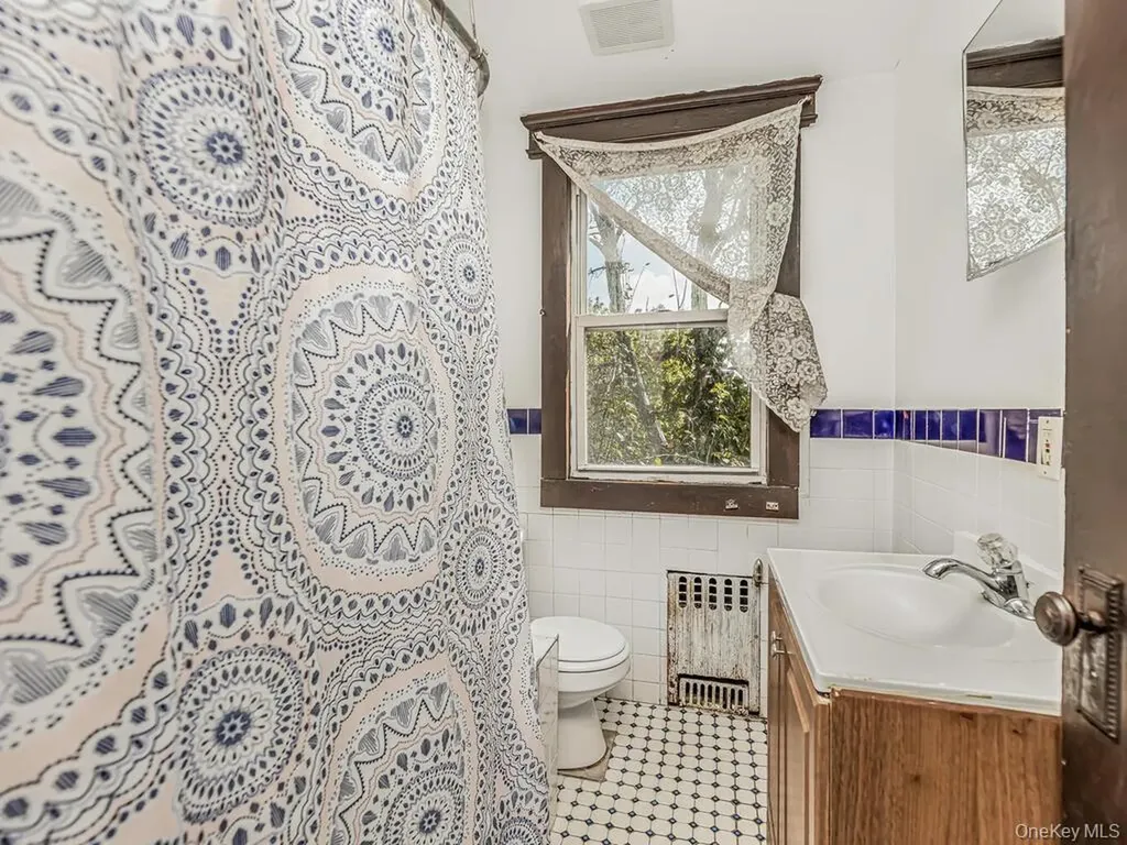 557 S 5th Avenue Mount Vernon NY 10550