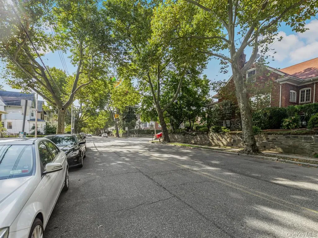 557 S 5th Avenue Mount Vernon NY 10550