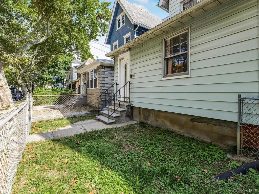 557 S 5th Avenue Mount Vernon NY 10550