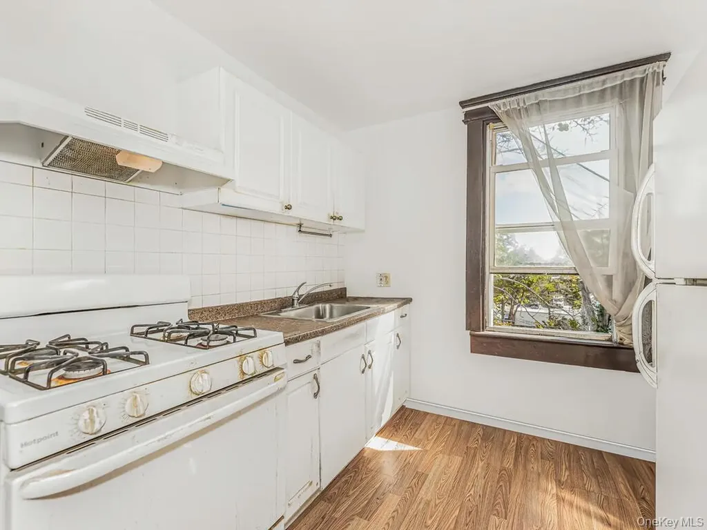557 S 5th Avenue Mount Vernon NY 10550