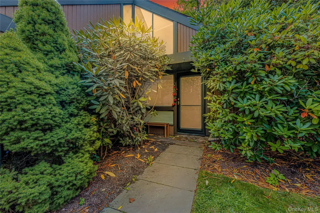 2 Tree Top Lane Dobbs Ferry NY 10522