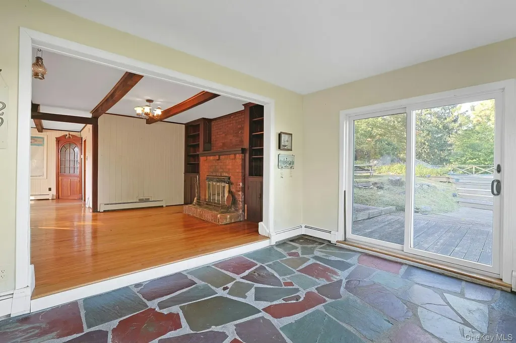8 Ayers Road Tomkins Cove NY 10986