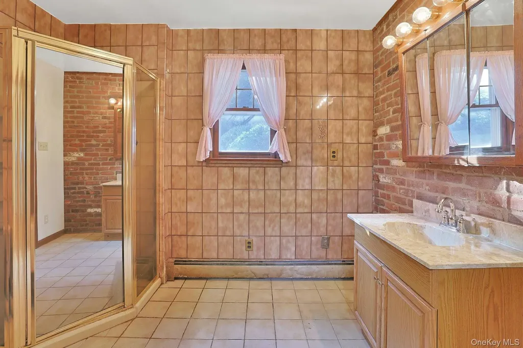 8 Ayers Road Tomkins Cove NY 10986