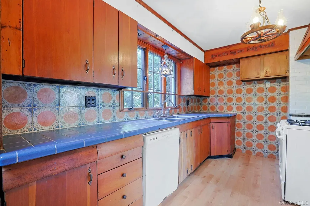 8 Ayers Road Tomkins Cove NY 10986