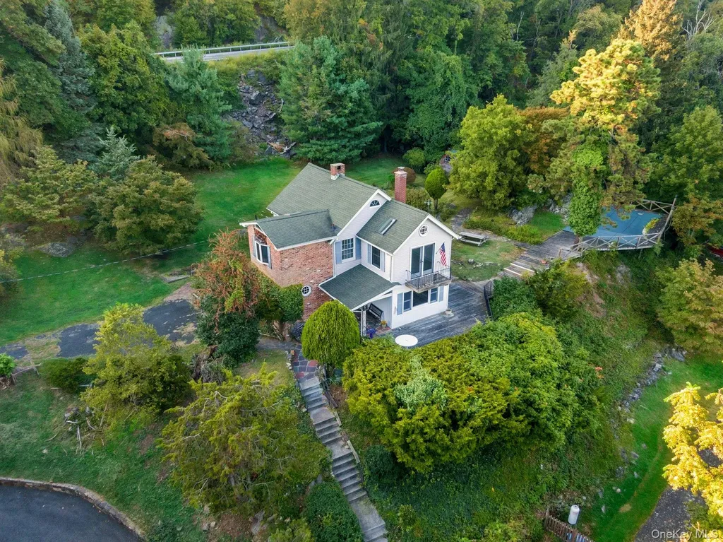8 Ayers Road Tomkins Cove NY 10986