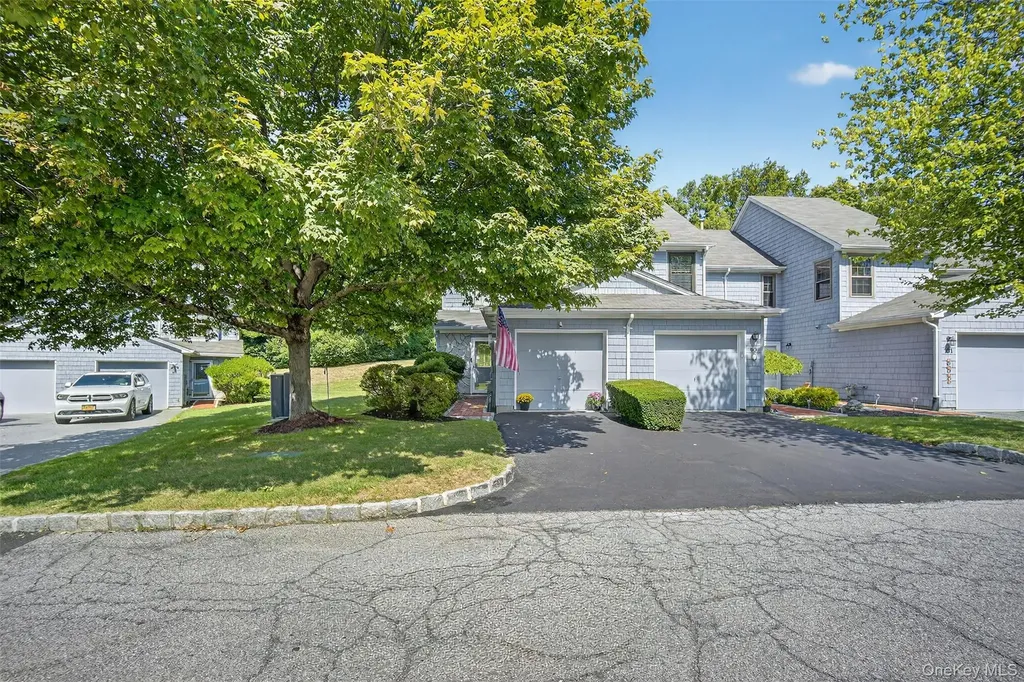 97 Jonathan Drive Mahopac NY 10541