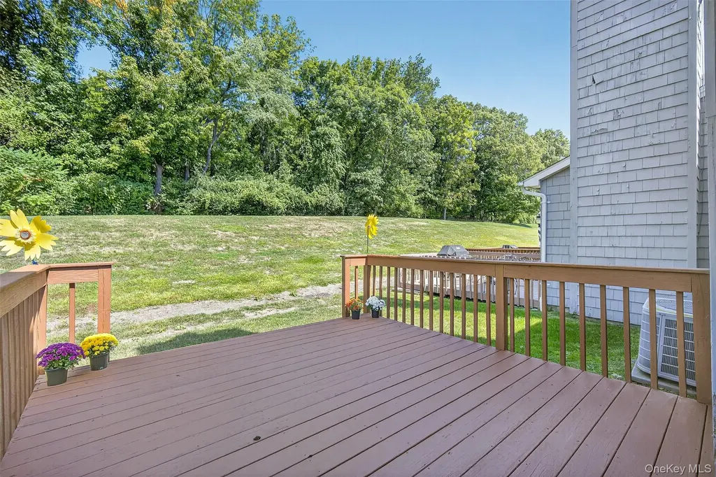 97 Jonathan Drive Mahopac NY 10541