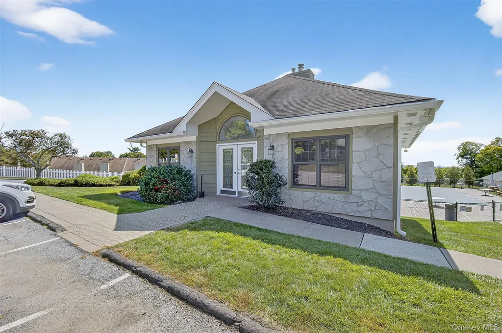 97 Jonathan Drive Mahopac NY 10541