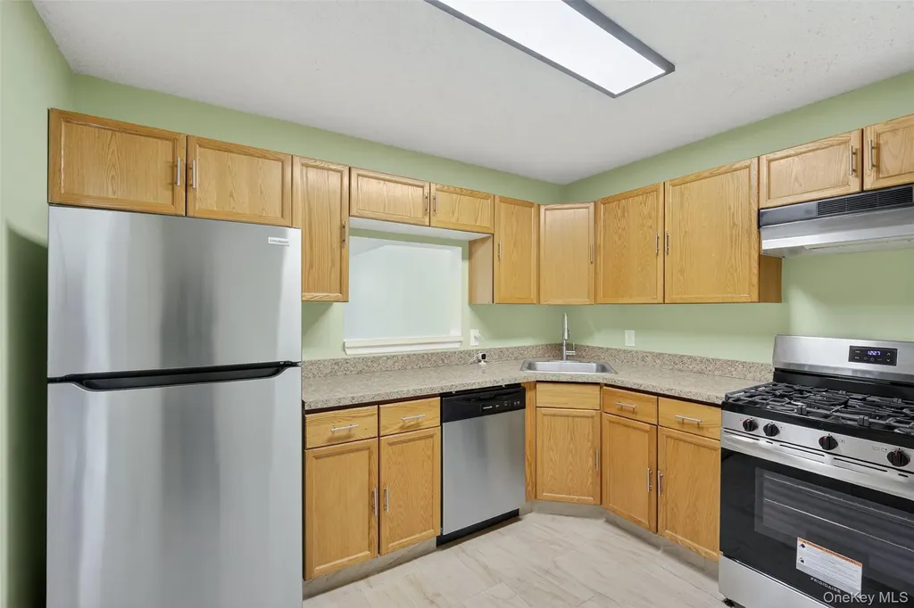 97 Jonathan Drive Mahopac NY 10541