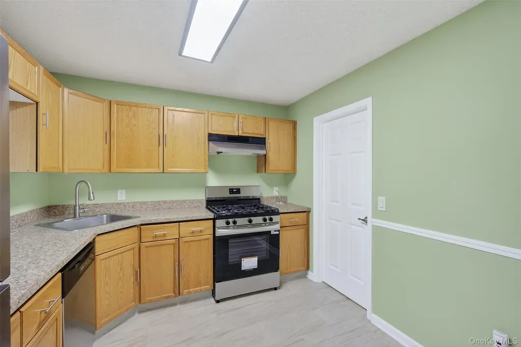 97 Jonathan Drive Mahopac NY 10541