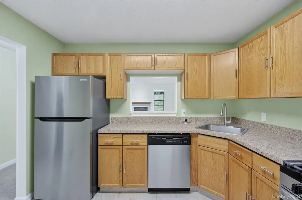 97 Jonathan Drive Mahopac NY 10541