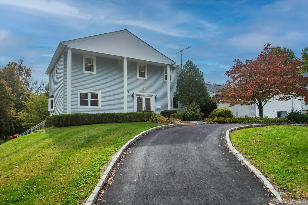 22 The Drive Westtown NY 10998
