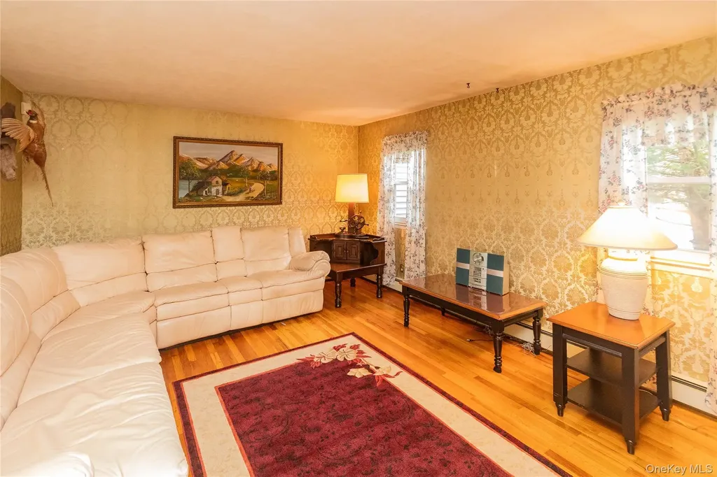 22 The Drive Westtown NY 10998