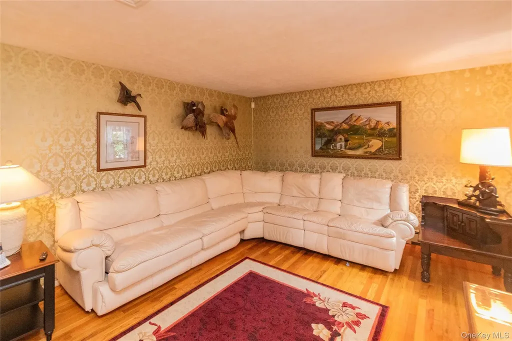 22 The Drive Westtown NY 10998