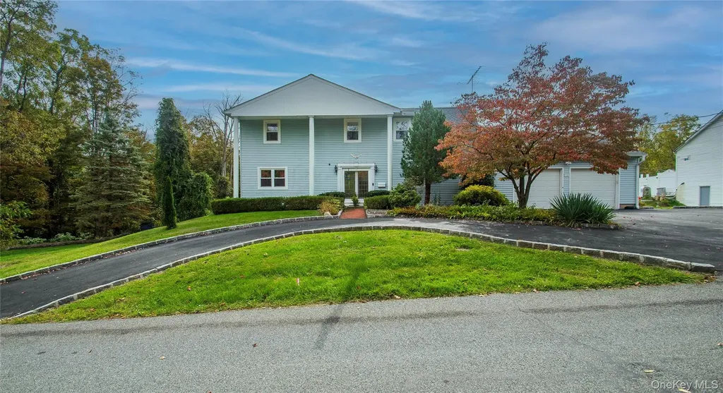 22 The Drive Westtown NY 10998