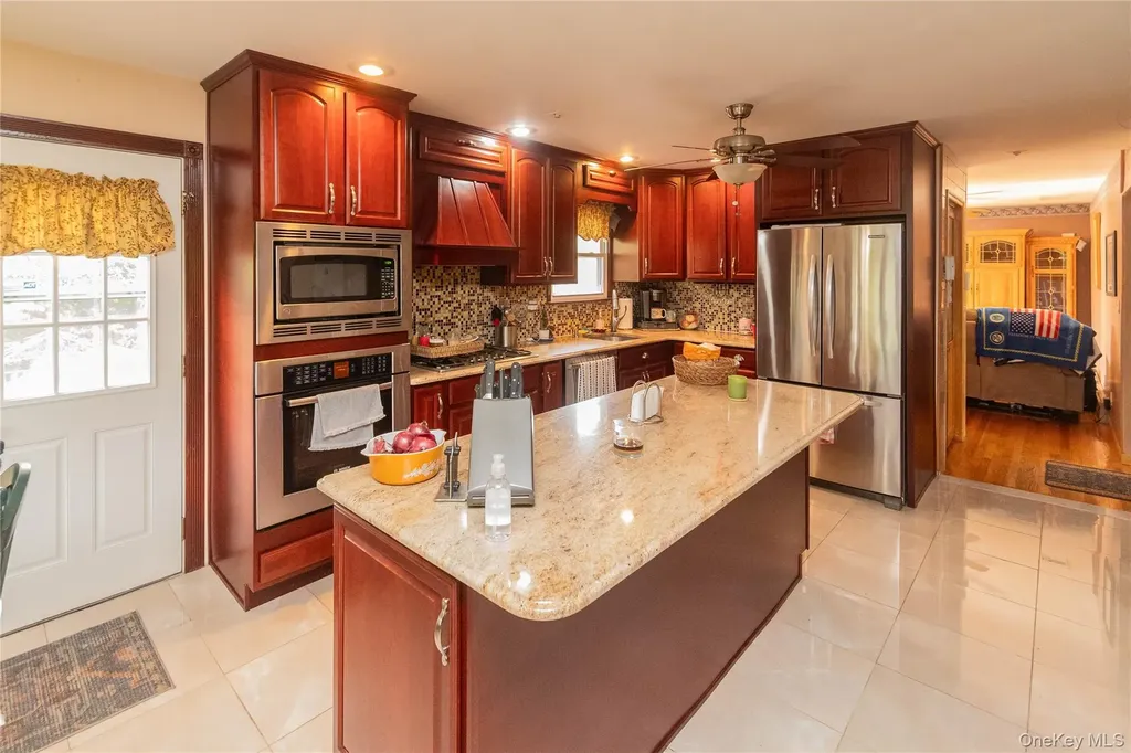 22 The Drive Westtown NY 10998