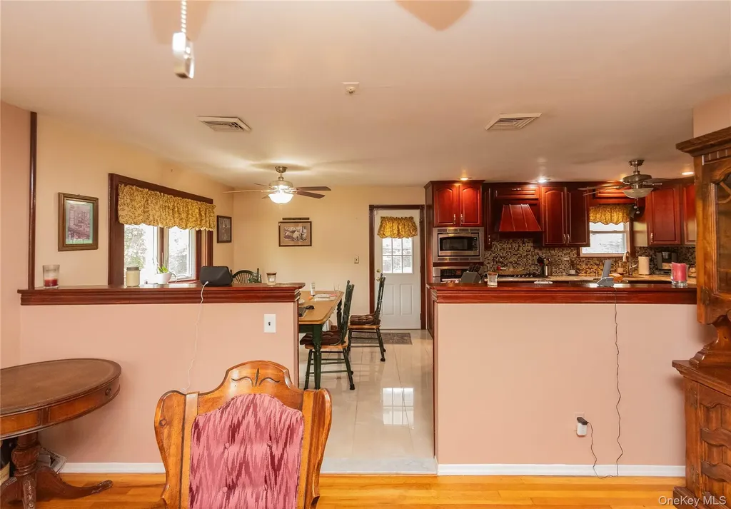 22 The Drive Westtown NY 10998