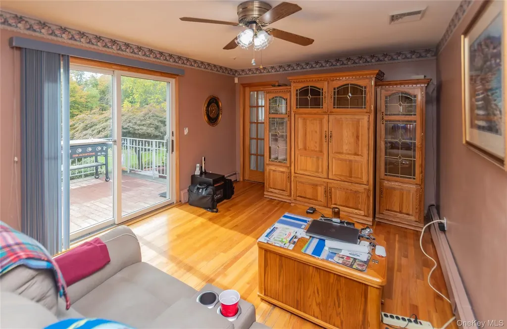 22 The Drive Westtown NY 10998
