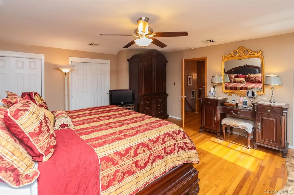 22 The Drive Westtown NY 10998