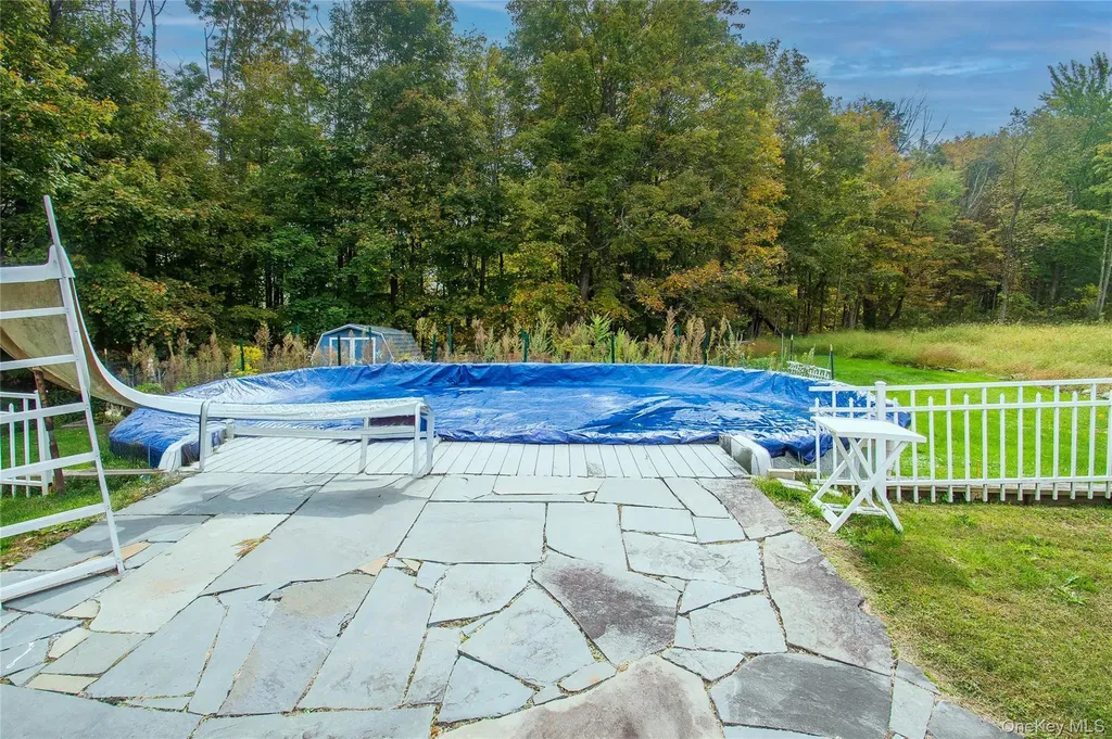 22 The Drive Westtown NY 10998