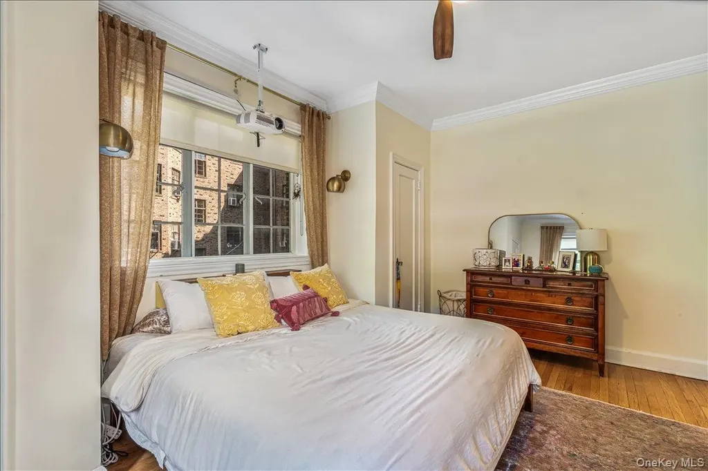 38-30 Douglaston Parkway Douglaston NY 11363