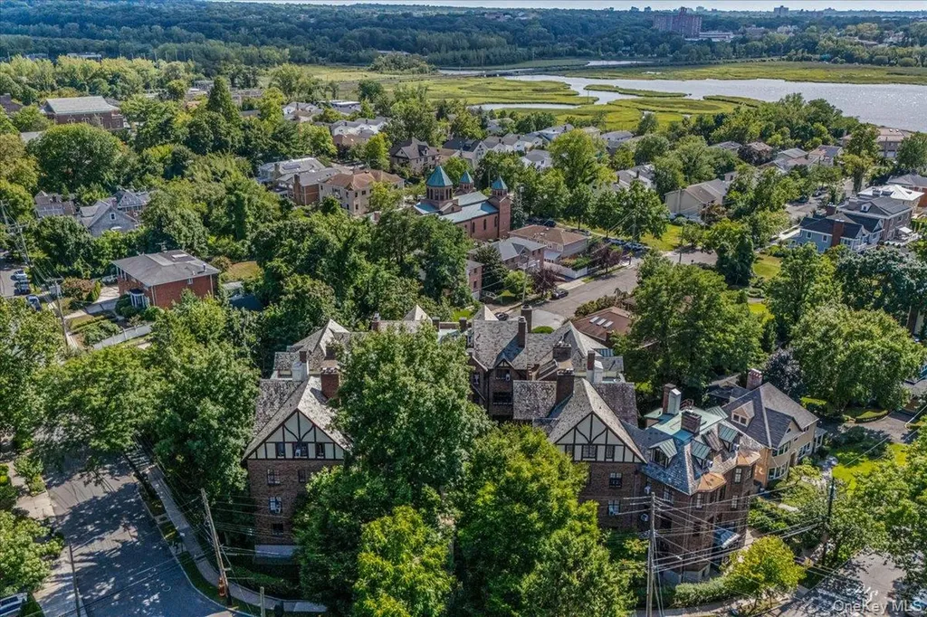 38-30 Douglaston Parkway Douglaston NY 11363