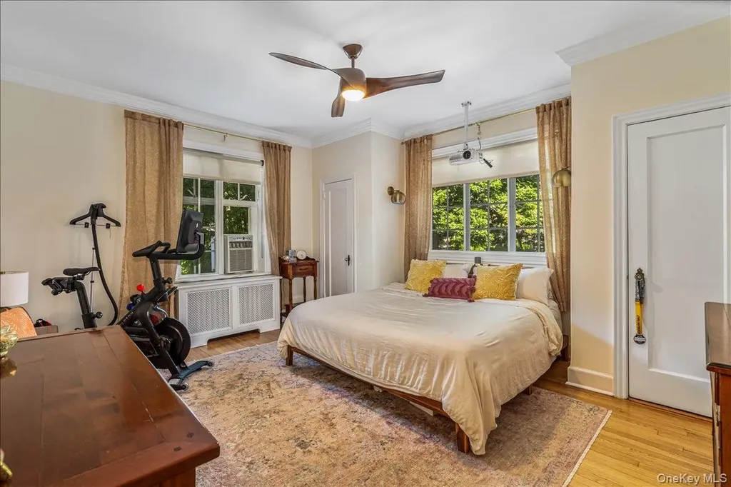 38-30 Douglaston Parkway Douglaston NY 11363