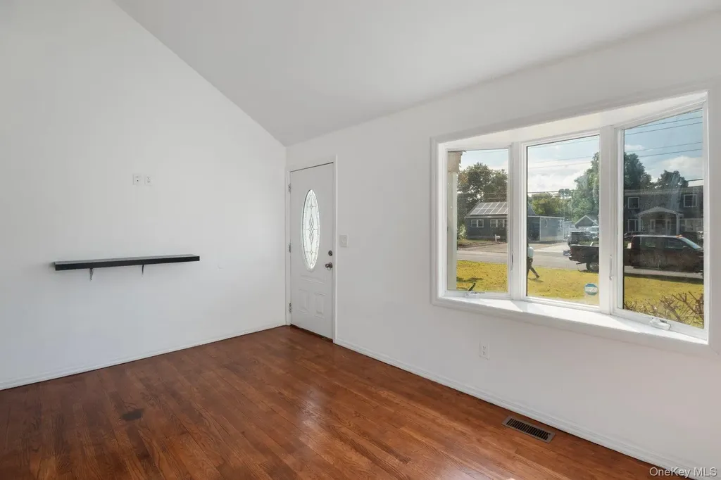 11 Mcgowan Lane Central Islip NY 11722