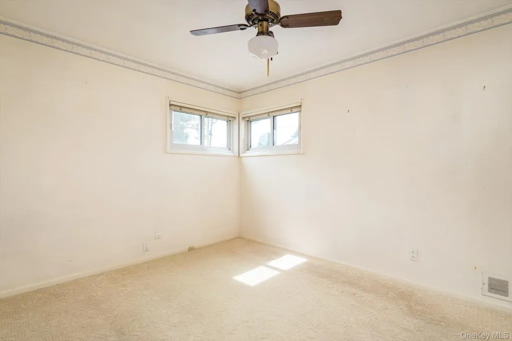 37 Hunter Lane Hicksville NY 11801