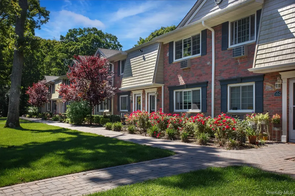 20 Trafalgar Place Coram NY 11727