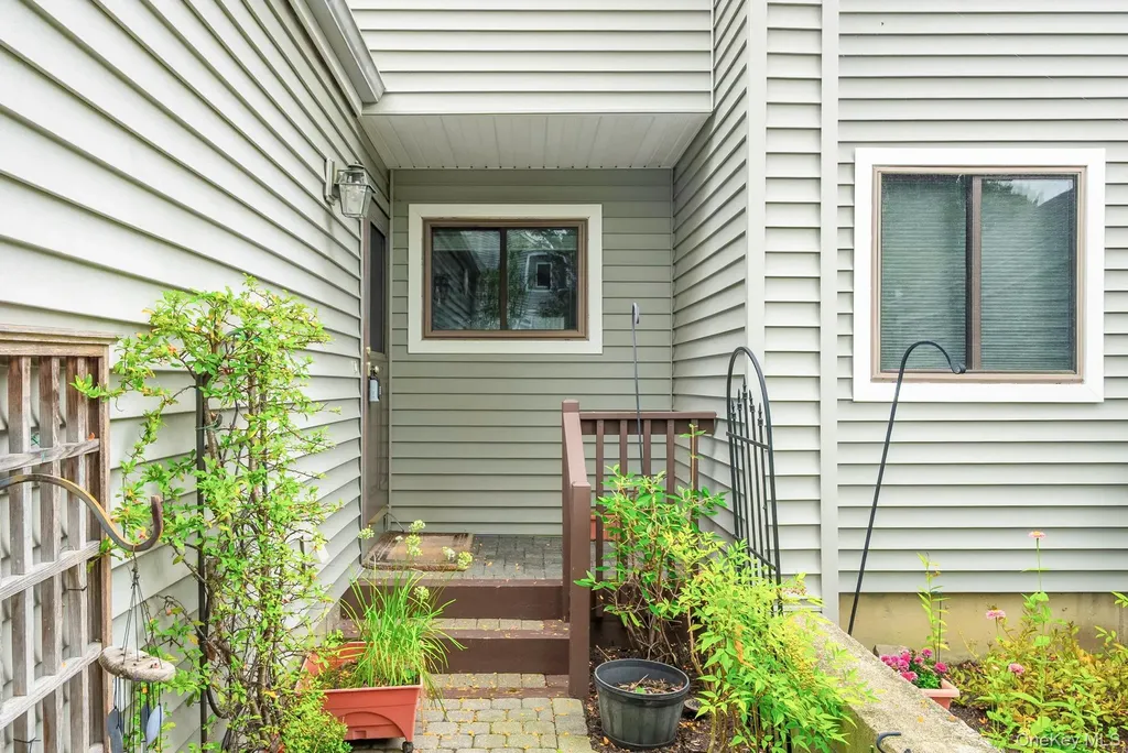 283 Horseshoe Circle Ossining NY 10562