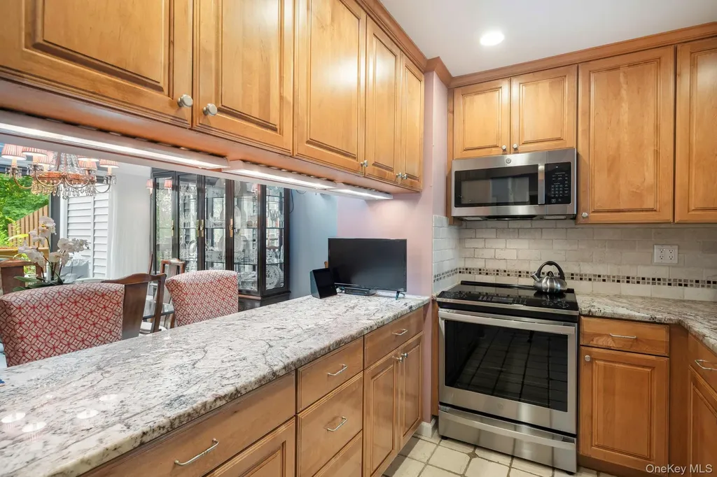 283 Horseshoe Circle Ossining NY 10562