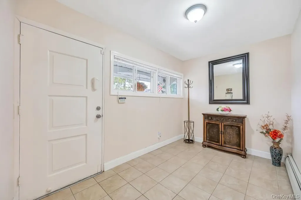 46 Hardy Lane Westbury NY 11590