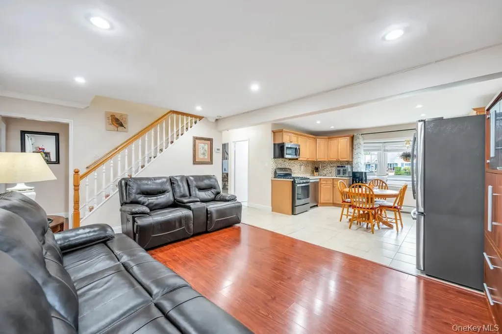 46 Hardy Lane Westbury NY 11590