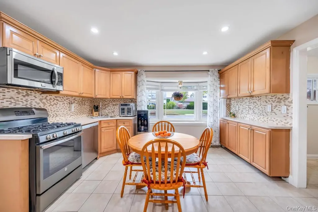 46 Hardy Lane Westbury NY 11590
