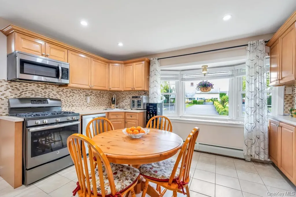 46 Hardy Lane Westbury NY 11590