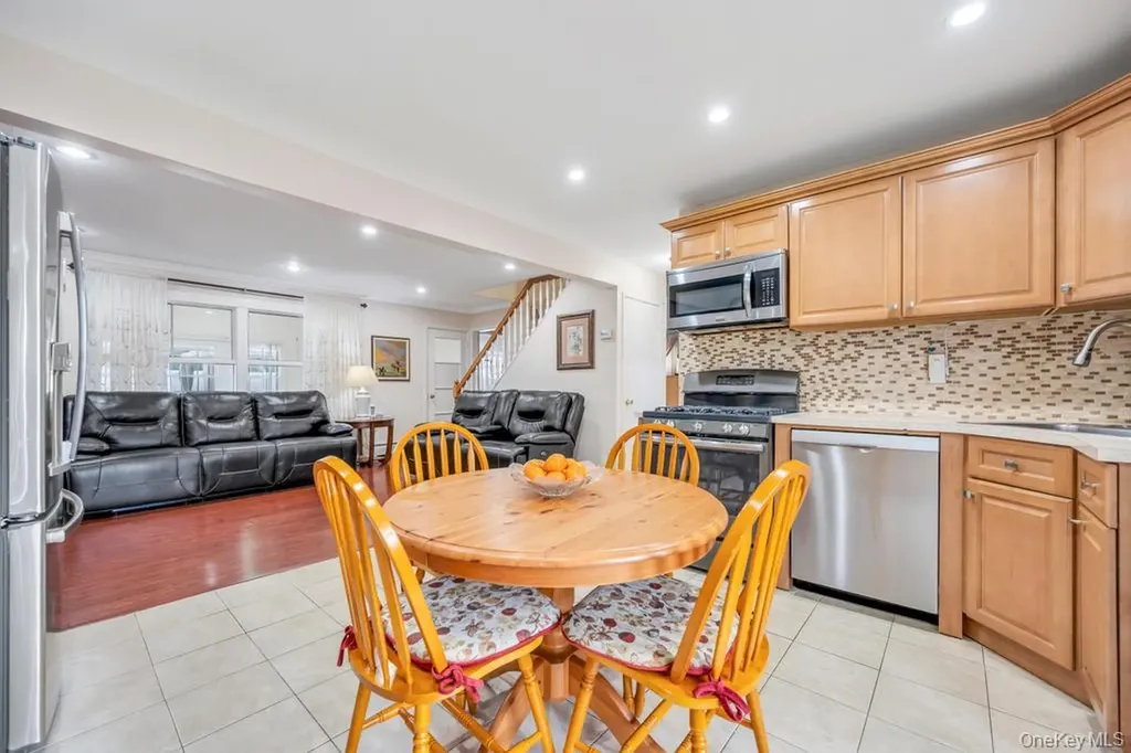 46 Hardy Lane Westbury NY 11590