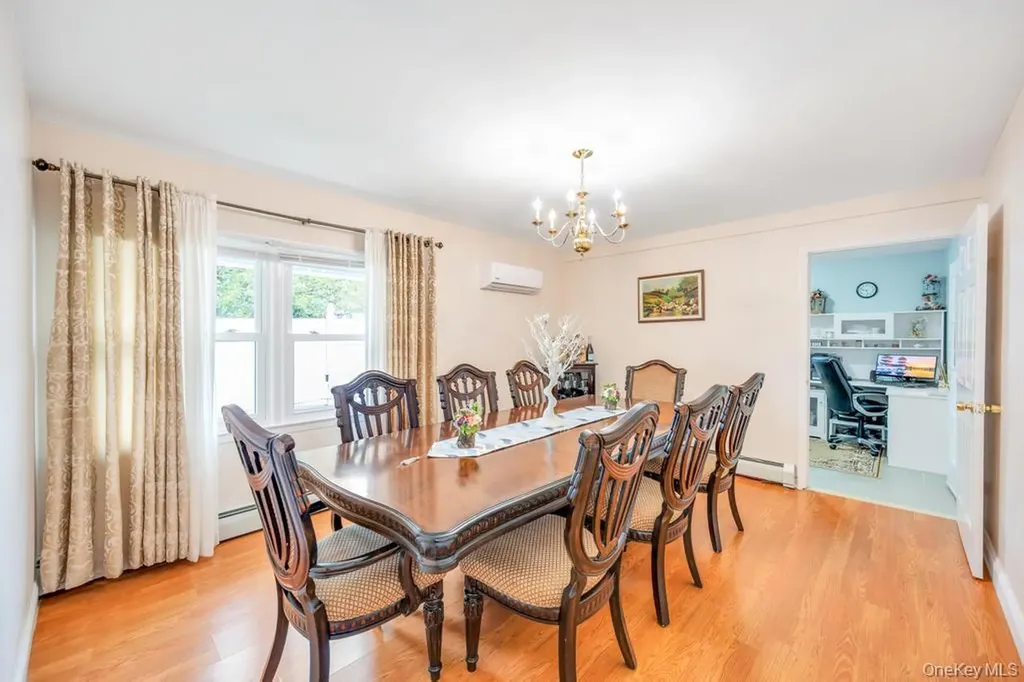 46 Hardy Lane Westbury NY 11590
