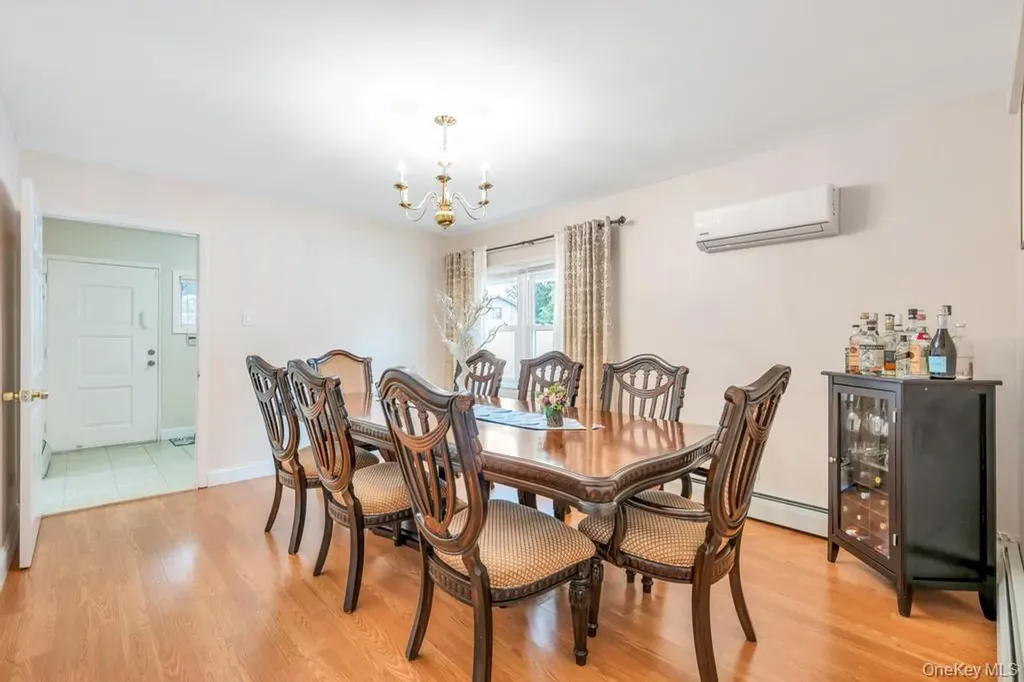 46 Hardy Lane Westbury NY 11590