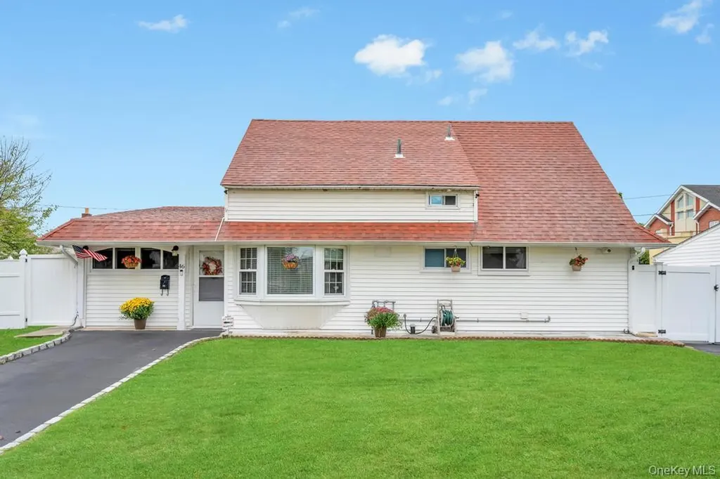 46 Hardy Lane Westbury NY 11590