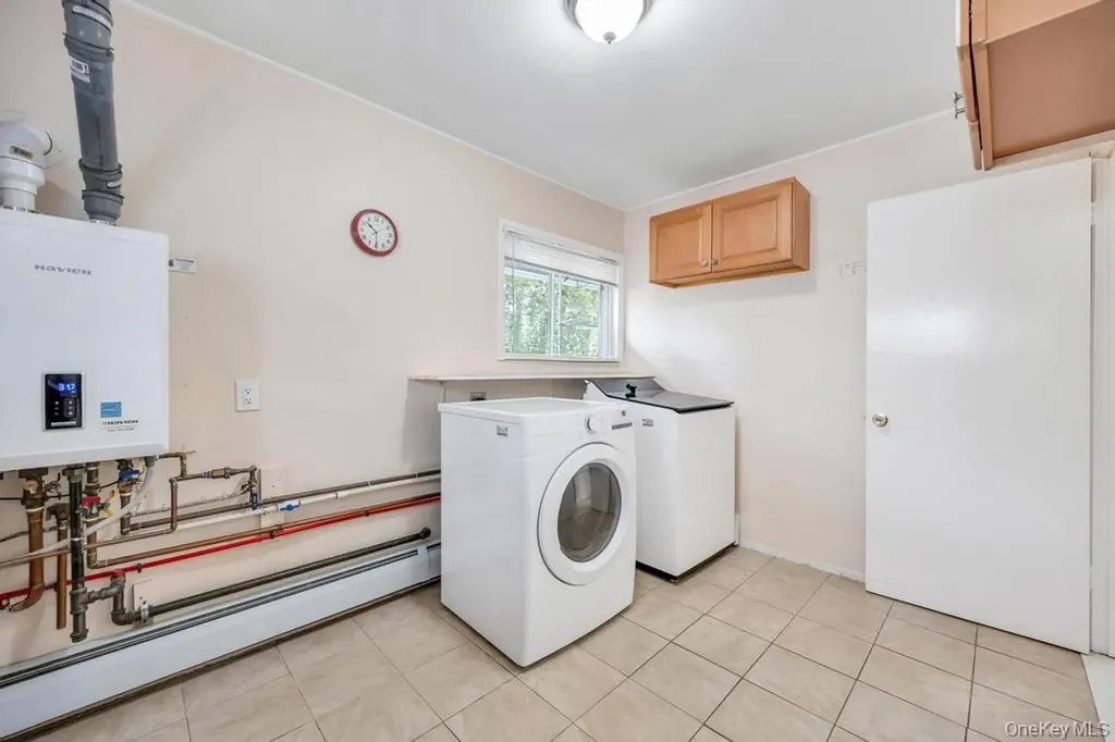 46 Hardy Lane Westbury NY 11590
