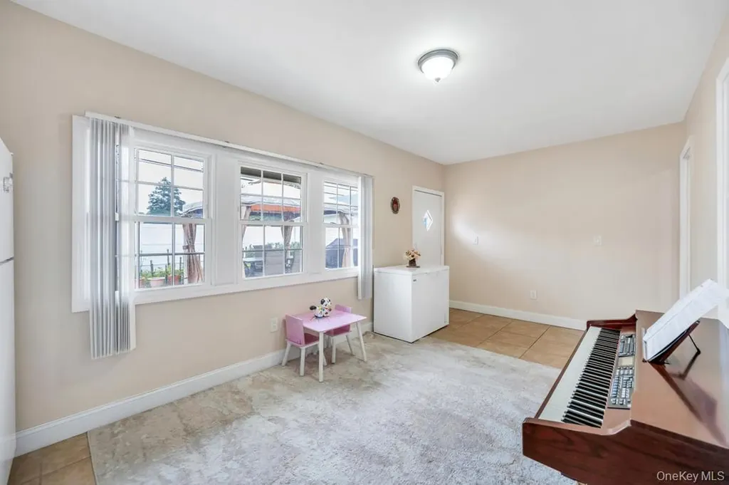 46 Hardy Lane Westbury NY 11590