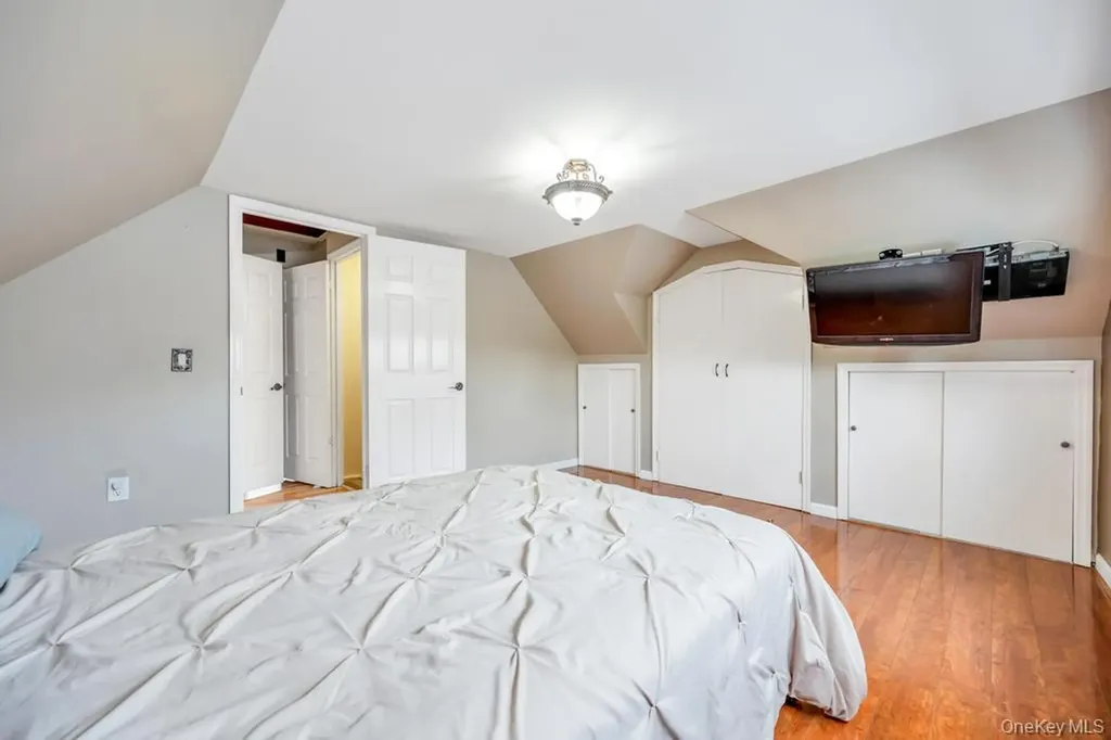 46 Hardy Lane Westbury NY 11590