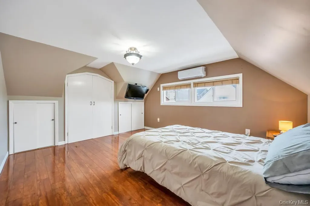 46 Hardy Lane Westbury NY 11590