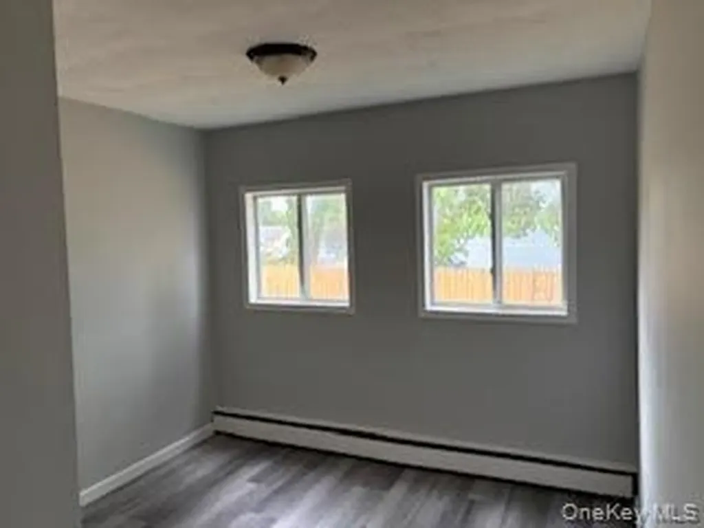 37 E Maple Street Central Islip NY 11722