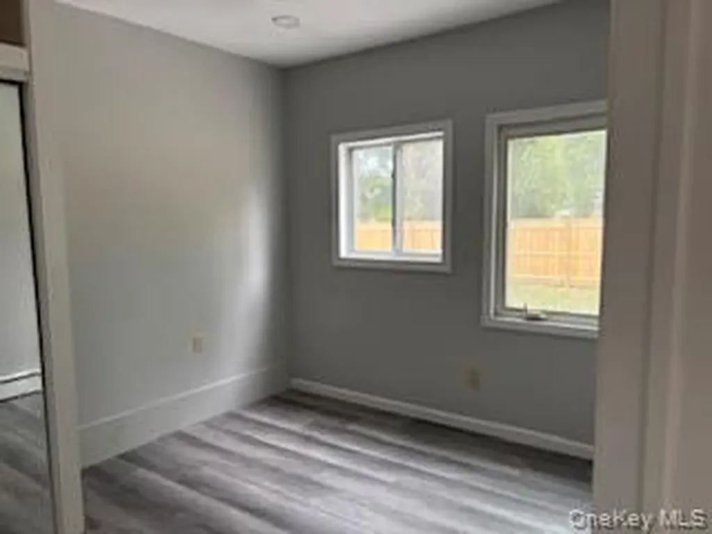 37 E Maple Street Central Islip NY 11722