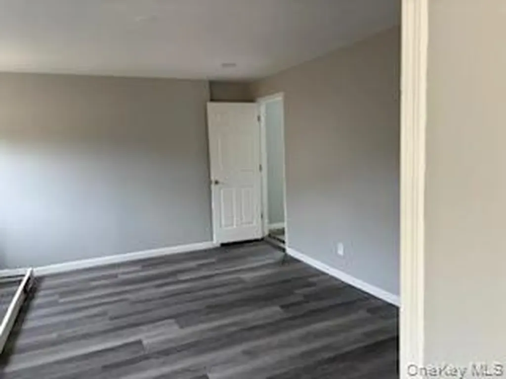 37 E Maple Street Central Islip NY 11722