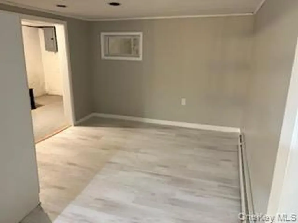 37 E Maple Street Central Islip NY 11722
