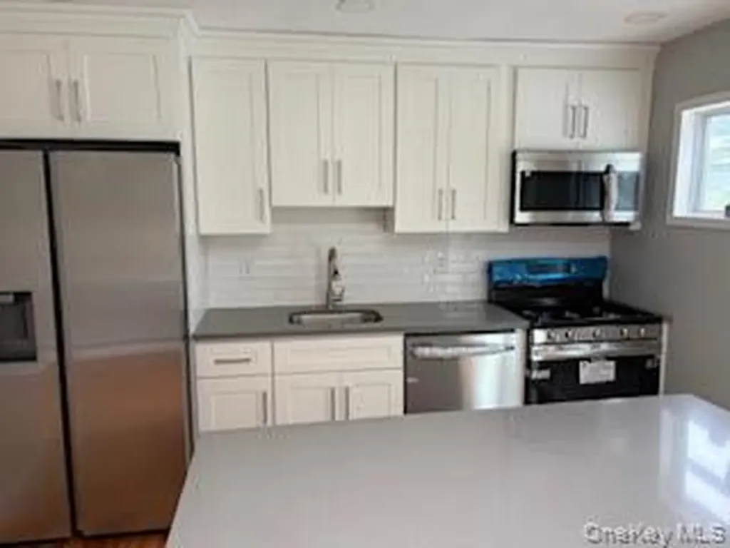 37 E Maple Street Central Islip NY 11722