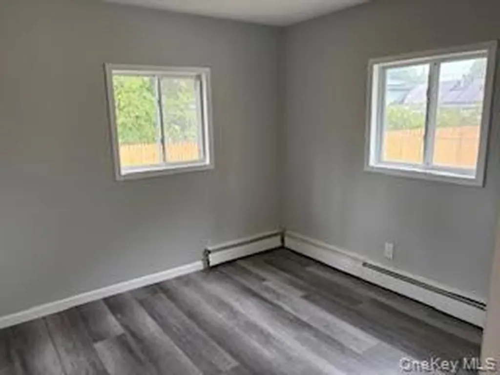 37 E Maple Street Central Islip NY 11722